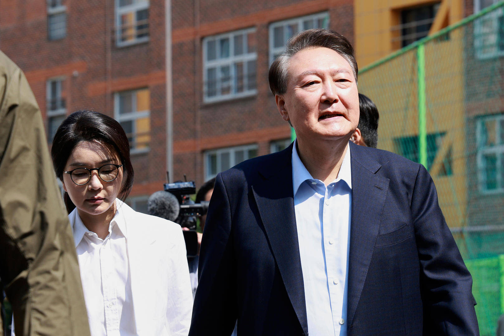 金建希入院原因曝光：抑郁症症状严重 尹锡悦出席听证会后赶往医院陪伴妻子
