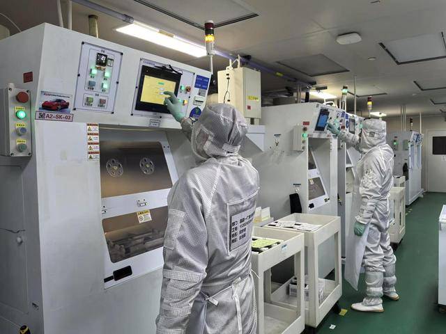 扬州女销售逆袭成百亿富豪！22 亿 “天价” 并购，半导体圈炸锅了