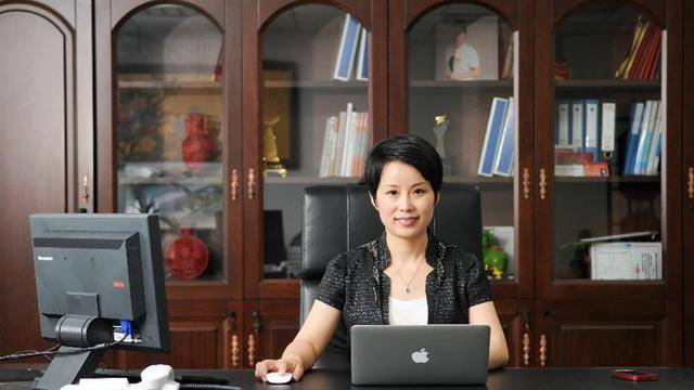 扬州女销售逆袭成百亿富豪！22 亿 “天价” 并购，半导体圈炸锅了