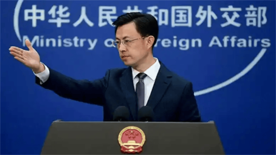 获得伊朗批准后，30艘中国船只成功通过霍尔木兹海峡