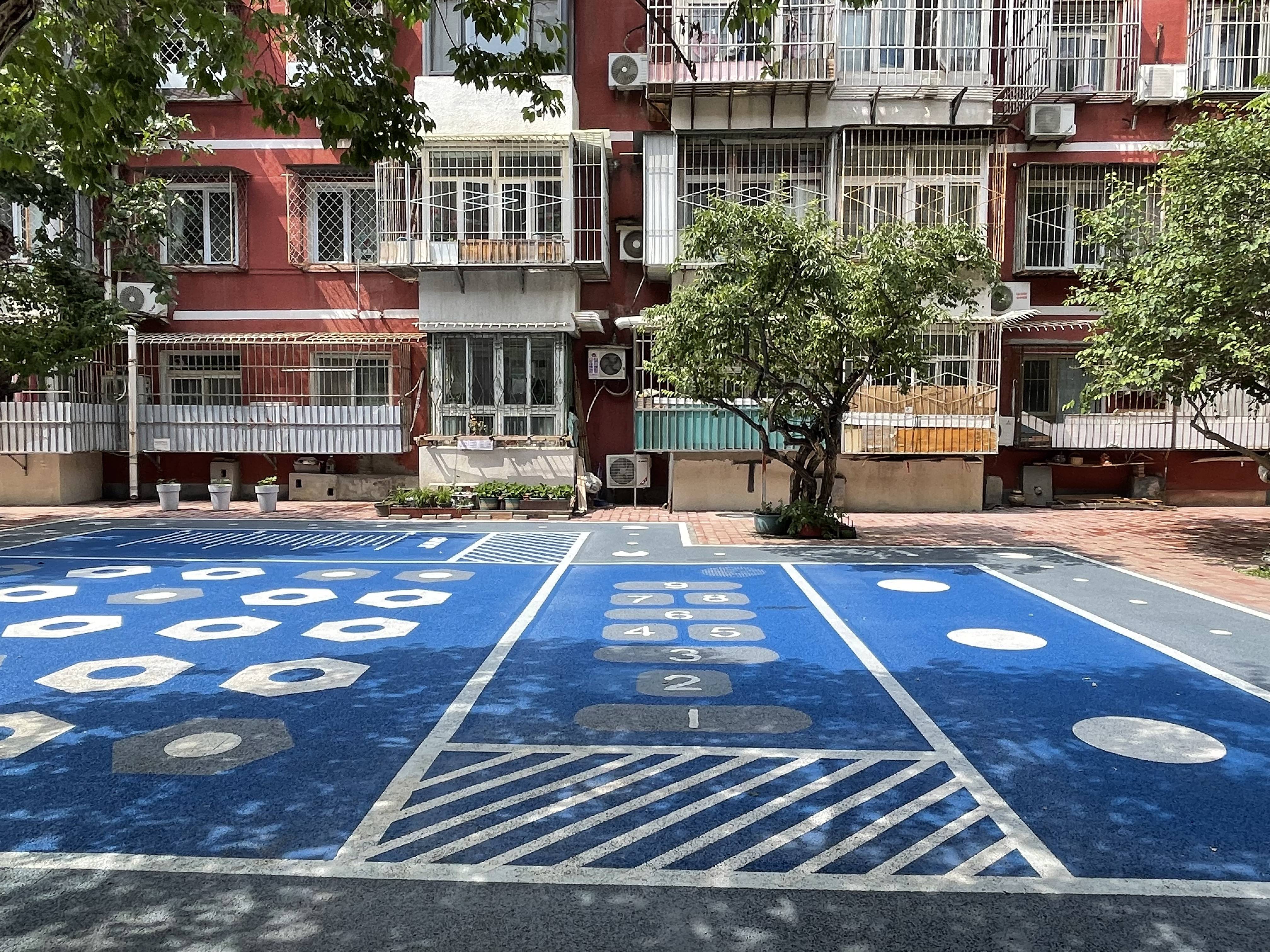 北京朝阳一48岁老小区“逆生长”，居民做主改出社区新模样